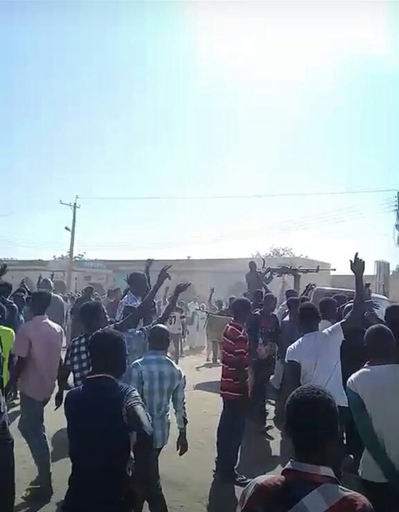 Sudan: photos from the town of Umm Ruwaba in NorthKordofan today where protests have also erupted against the dictatorship of Bashir.