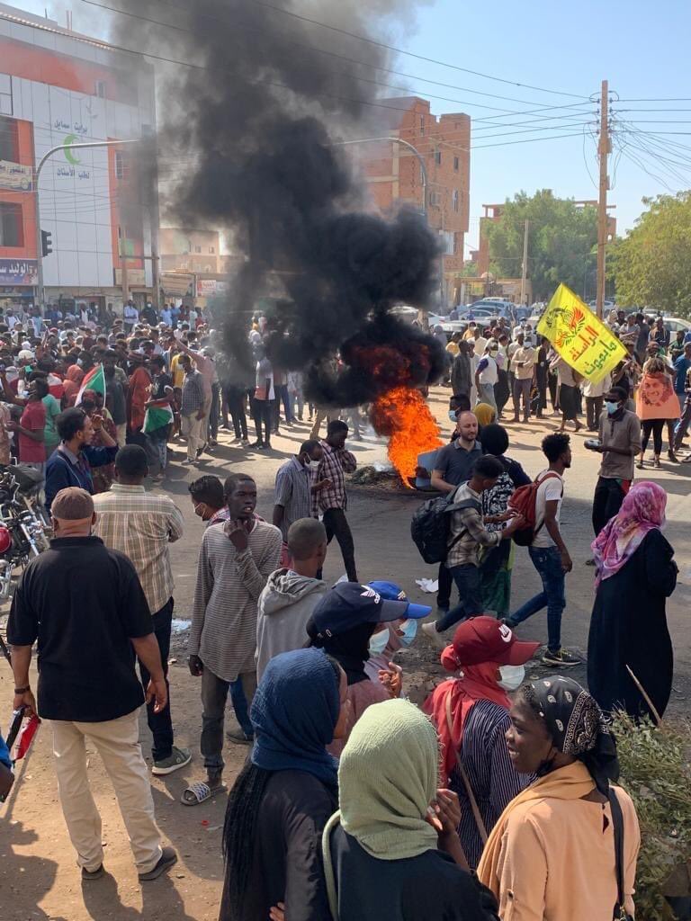 People in Bashdar (Khartoum) preparing for lift off.  