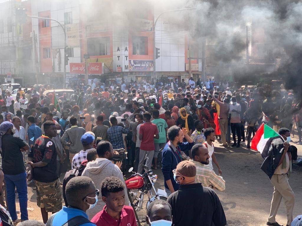 People in Bashdar (Khartoum) preparing for lift off.  