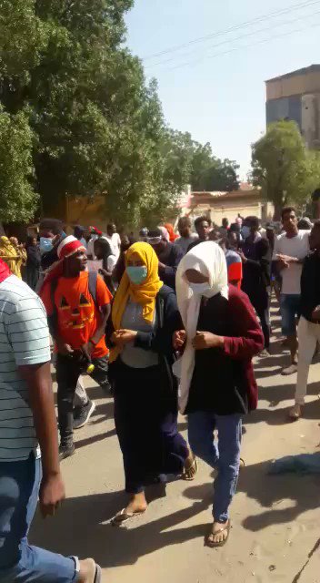 Protesters in this demonstration in Khartoum chant:  Tupac is not a killer, Tupac is a fighter [against injustice]  In ref to Mohamed Adam (Tupac), 17yr old arrested by SudanCoup forces 2 days ago & falsely accused of killing a police brigadier during Jan13March.