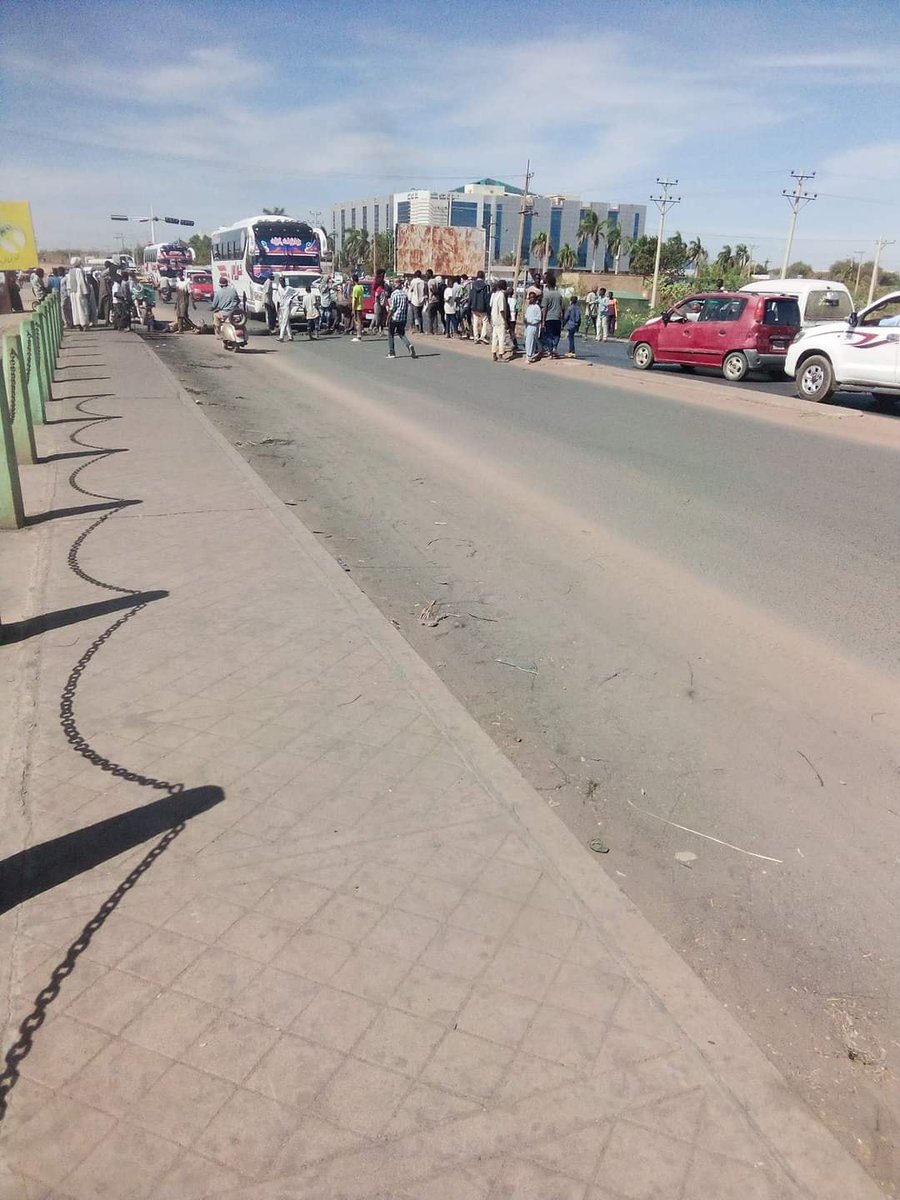 Protesters close Hantob Bridge in wad Madani city. Gezira state after the death of the revolutionary Mohamed Faisal on Friday, after he was shot by the coup forces in the January 17 demonstrations