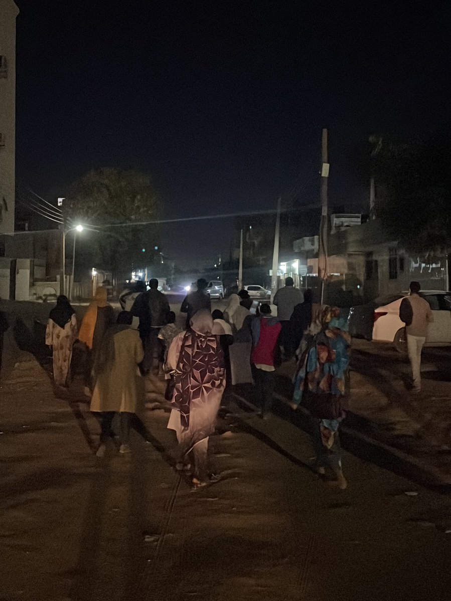 Neighborhood protest in Bahri this evening calling for participation in demonstrations tomorrow, Sudan's 15th round of nationwide mass protests against SudanCoup since Oct 25