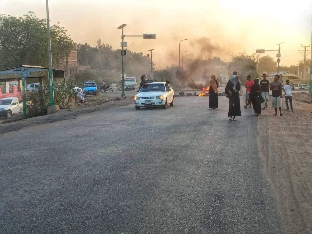 Barricading & burning of tires in Kassala today, per the schedule of resistance activities