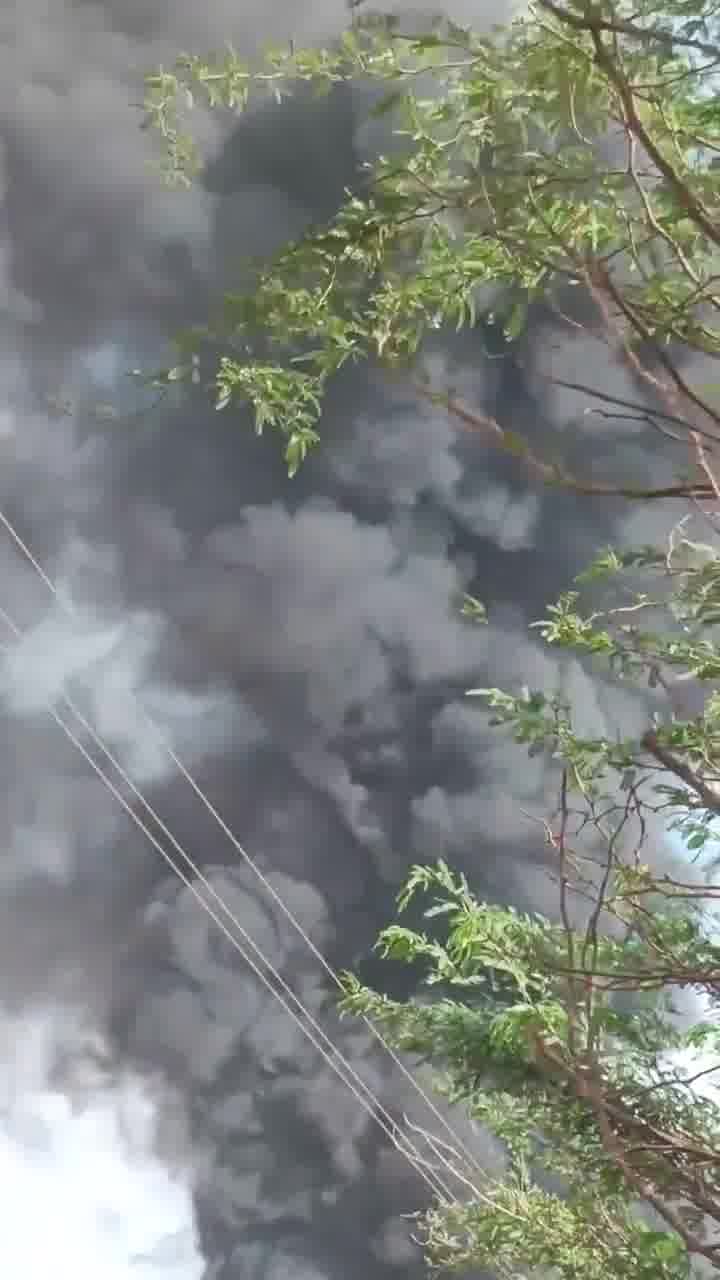 A major fire is taking place in the city of Kosti after the industrial area was hit by RSF drones