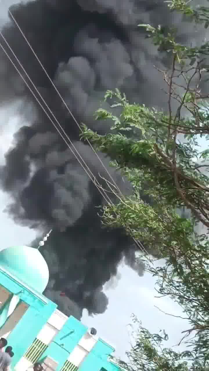 A major fire is taking place in the city of Kosti after the industrial area was hit by RSF drones